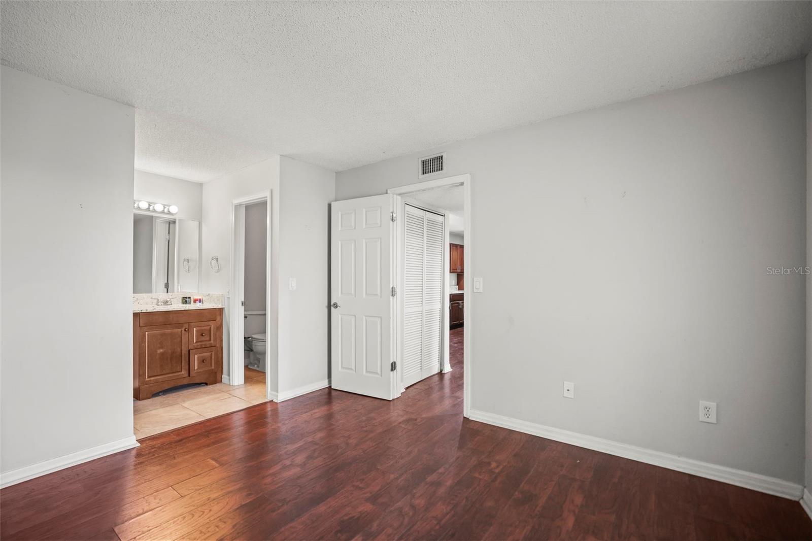 HARBOR CLUB CONDO - Residential
