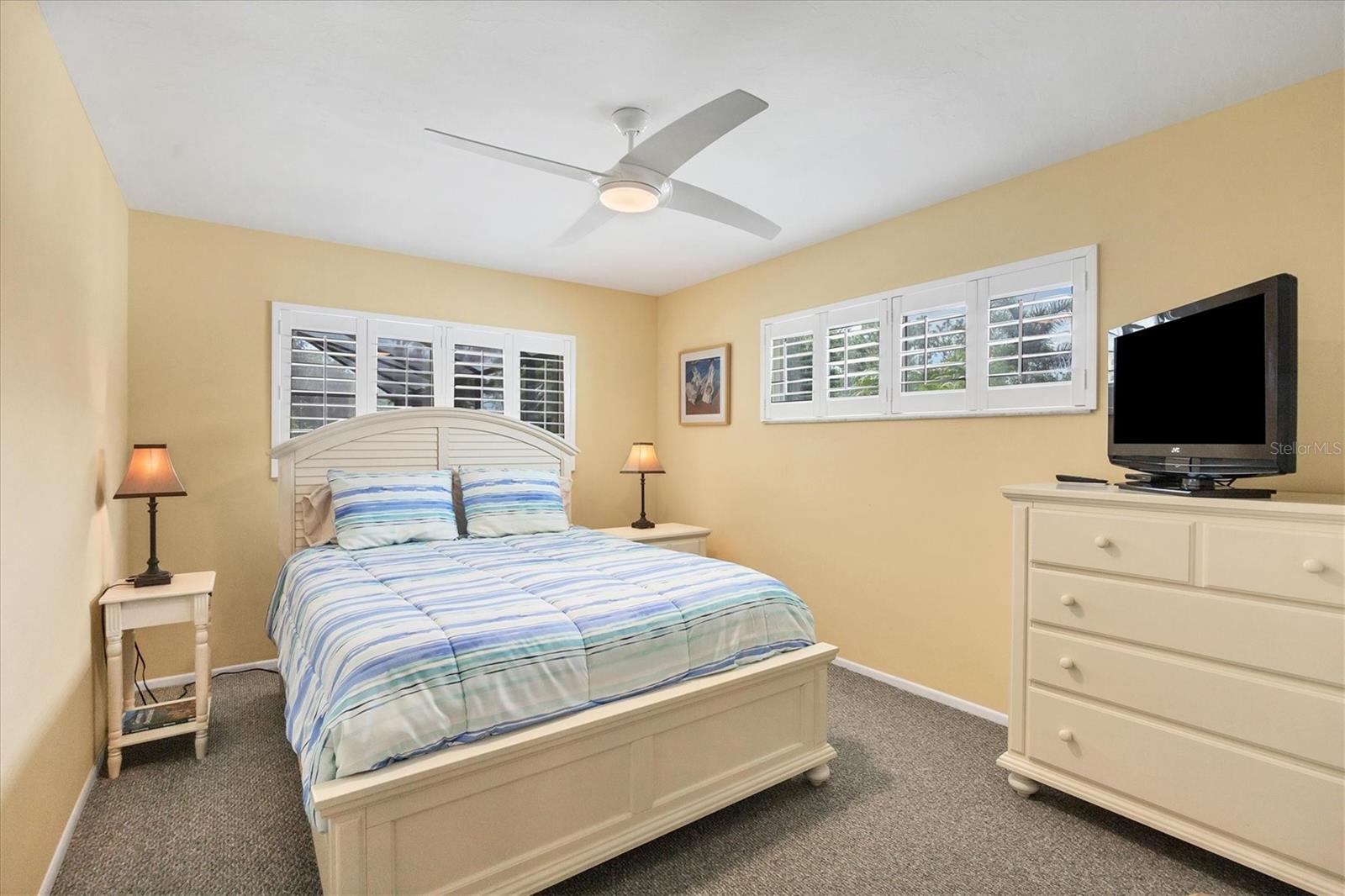 COUNTRY MEADOWS - Residential