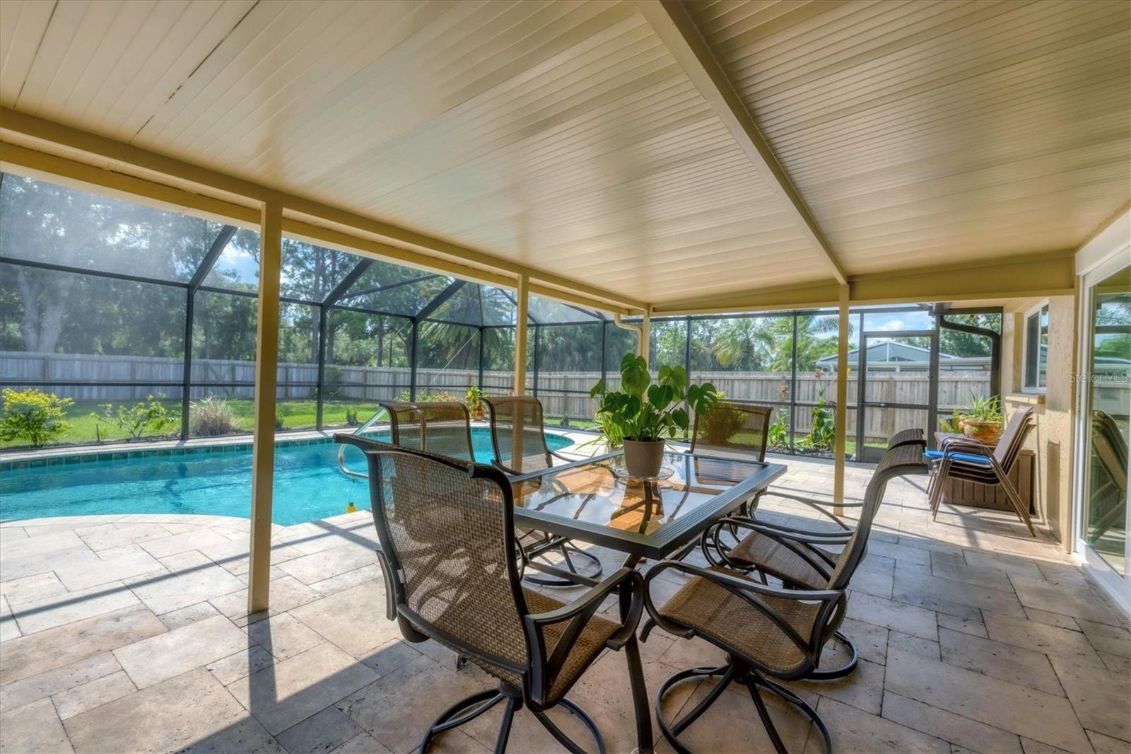 COUNTRY MEADOWS - Residential