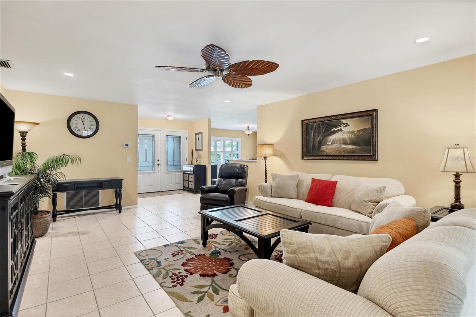 COUNTRY MEADOWS - Residential