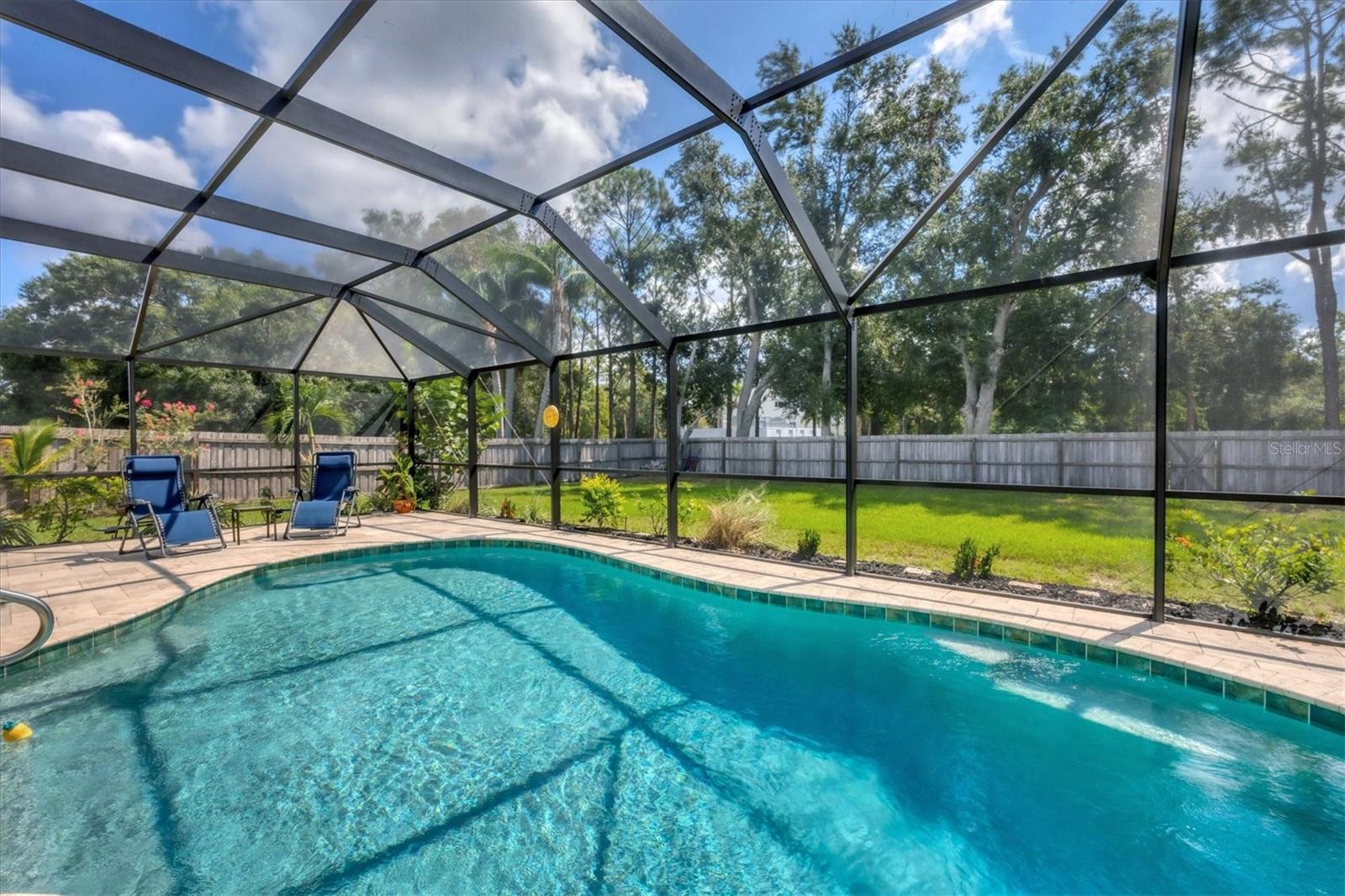 COUNTRY MEADOWS - Residential