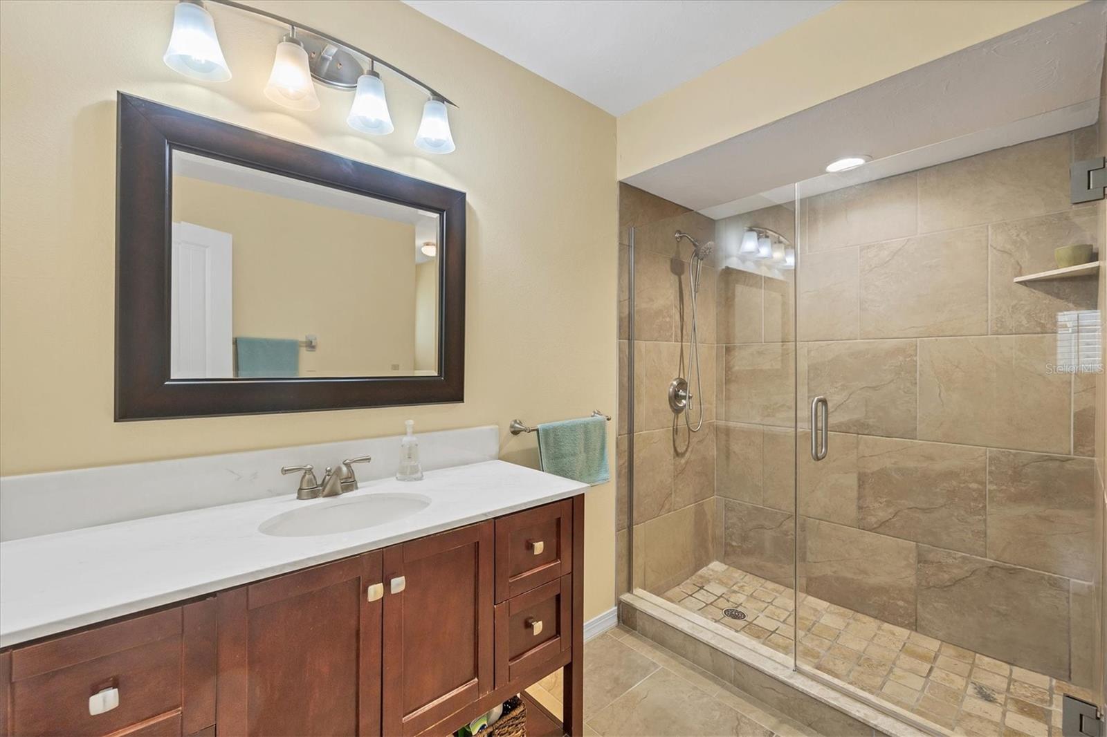 COUNTRY MEADOWS - Residential