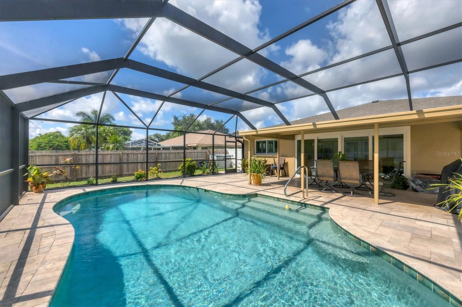 COUNTRY MEADOWS - Residential