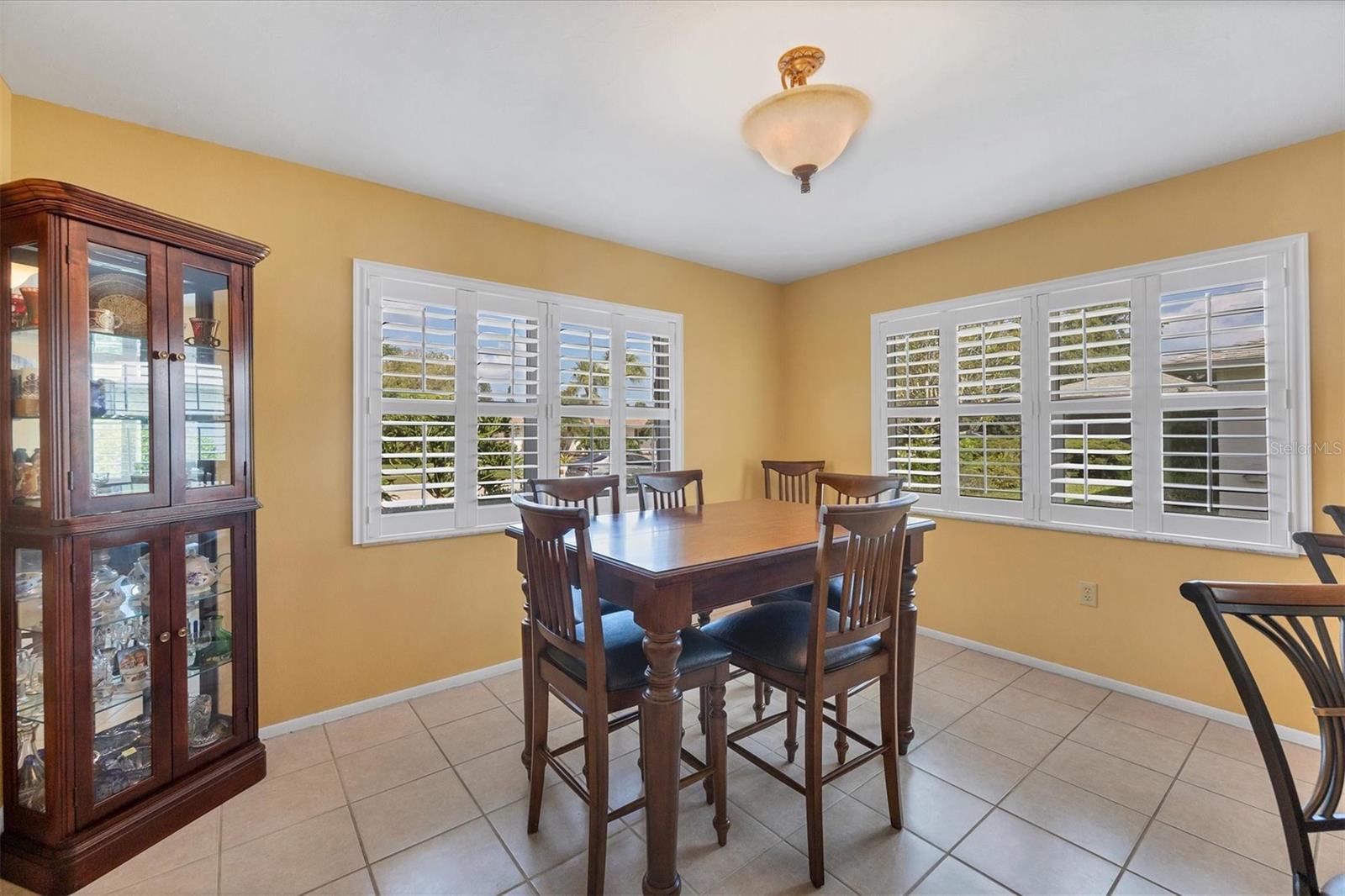 COUNTRY MEADOWS - Residential