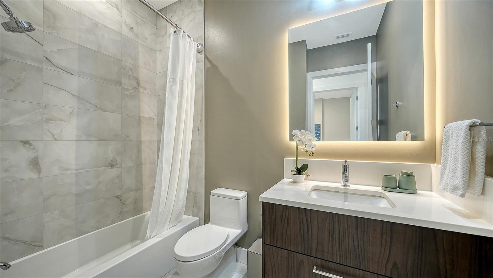 THE DEMARCAY - Residential