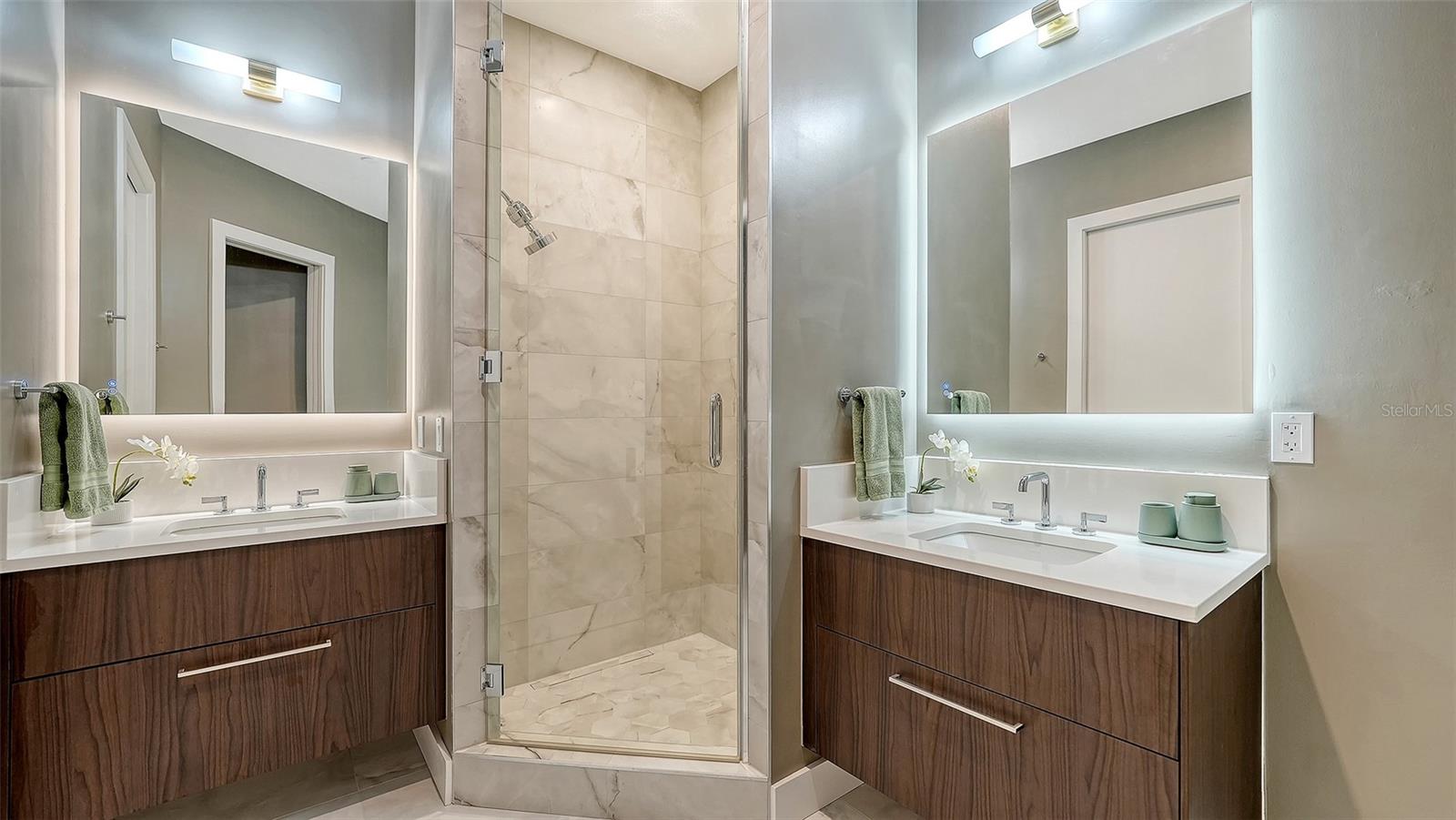 THE DEMARCAY - Residential