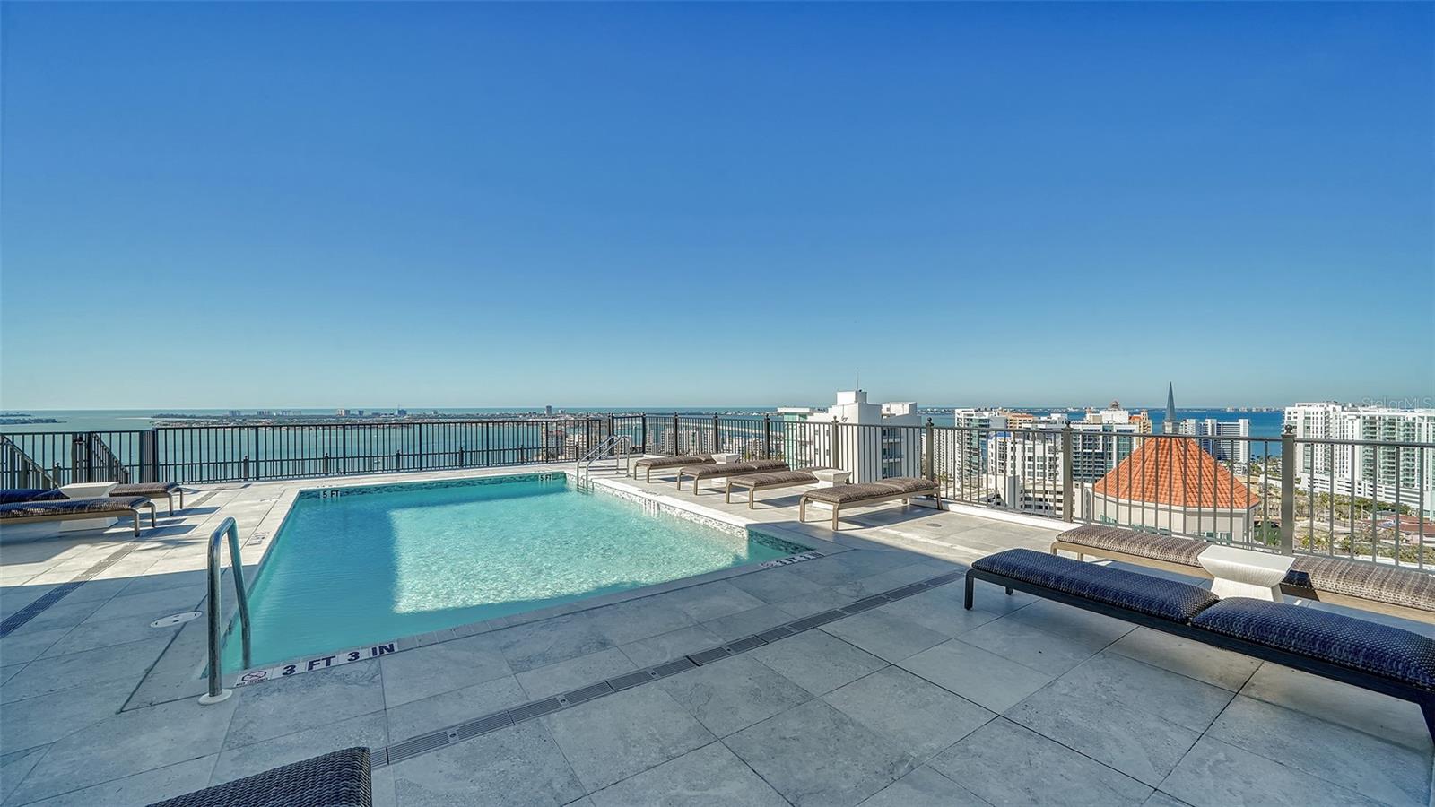 THE DEMARCAY - Residential