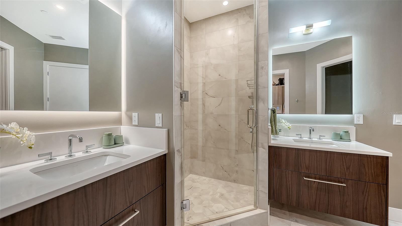 THE DEMARCAY - Residential