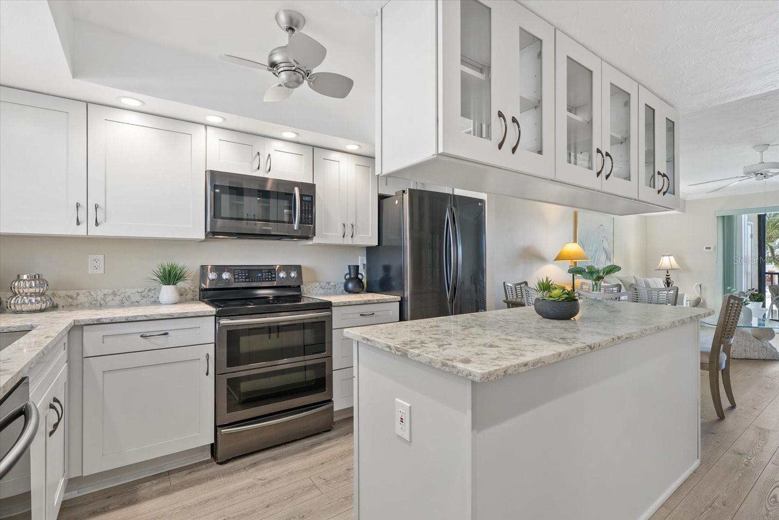 9200 MIDNIGHT PASS ROAD 28