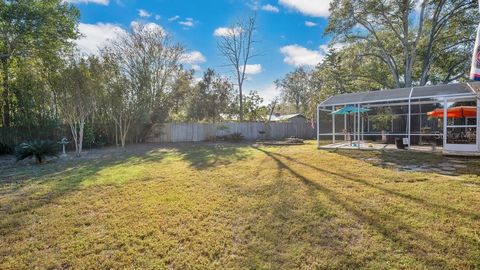 A home in DELAND