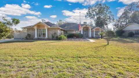 A home in DELAND