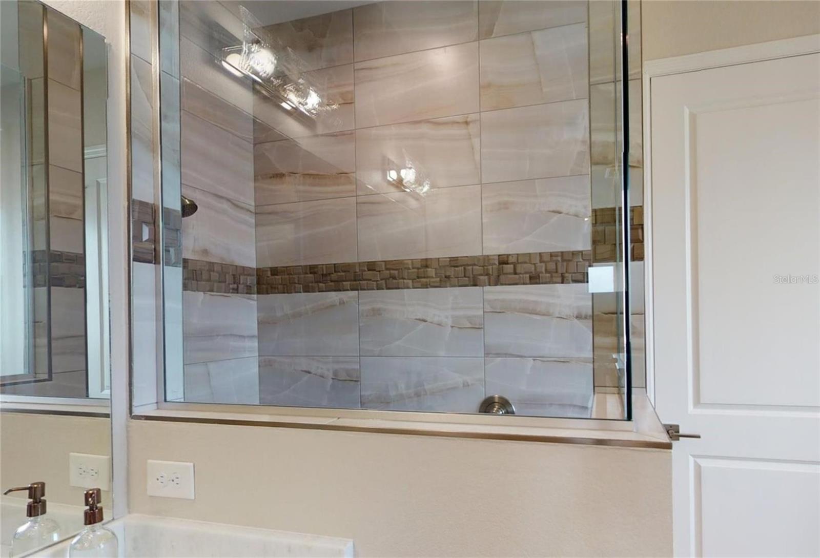 WINDWARD ISLES - Residential