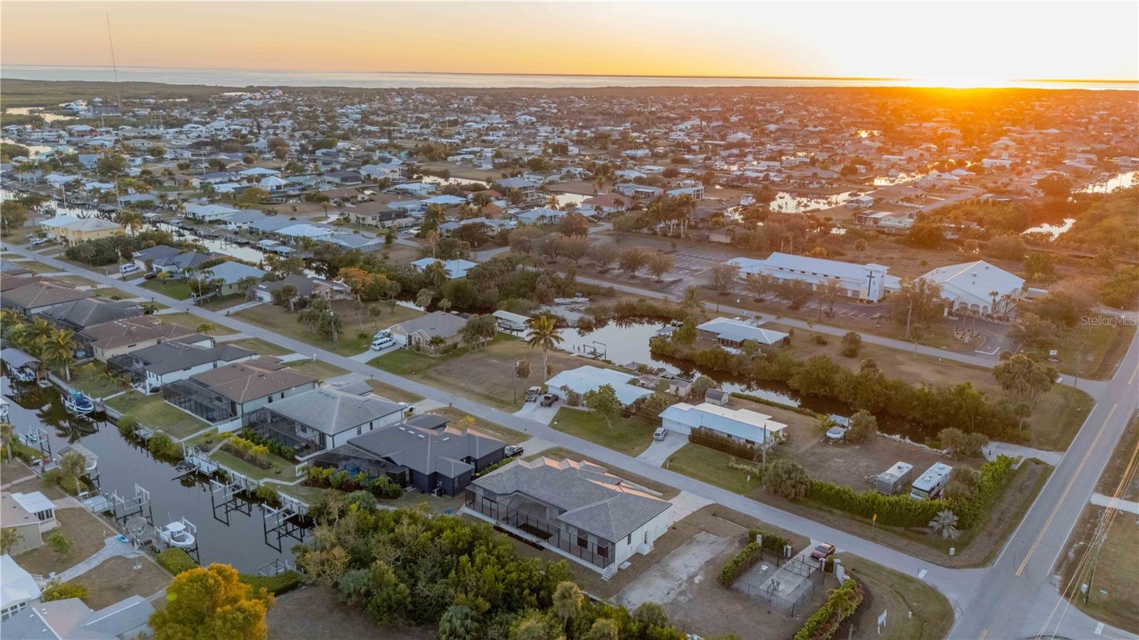 WINDWARD ISLES - Residential