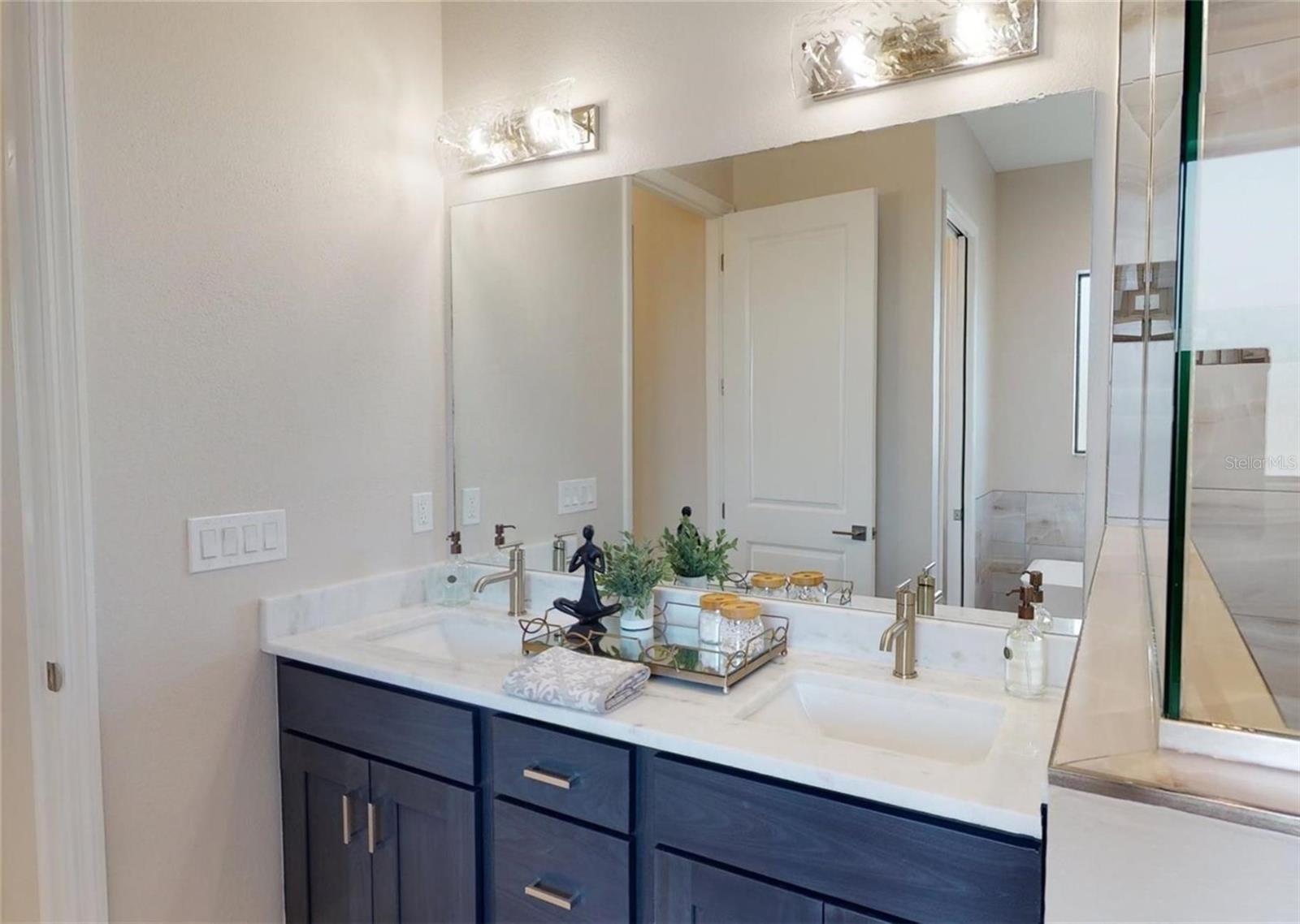 WINDWARD ISLES - Residential