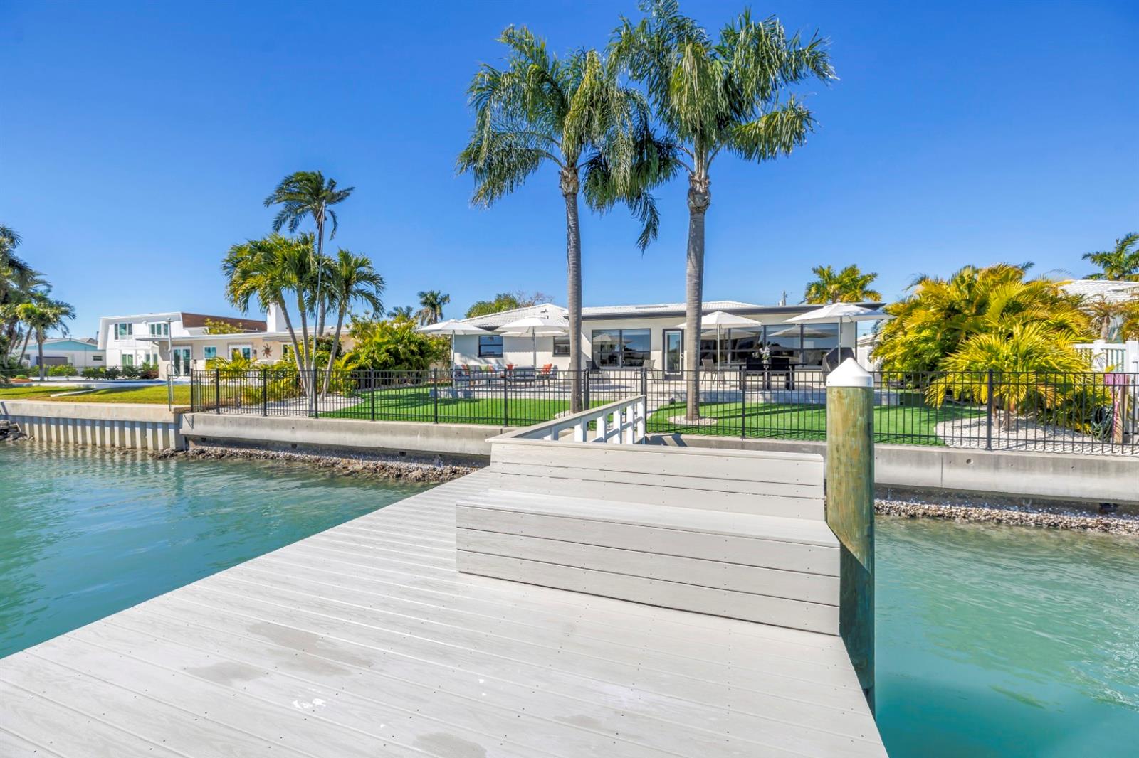 CAPRI ISLE - Residential