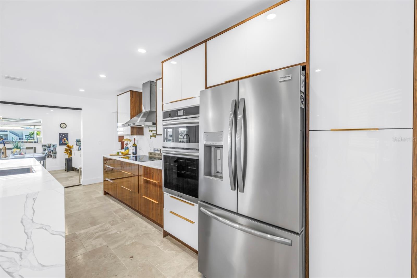 CAPRI ISLE - Residential