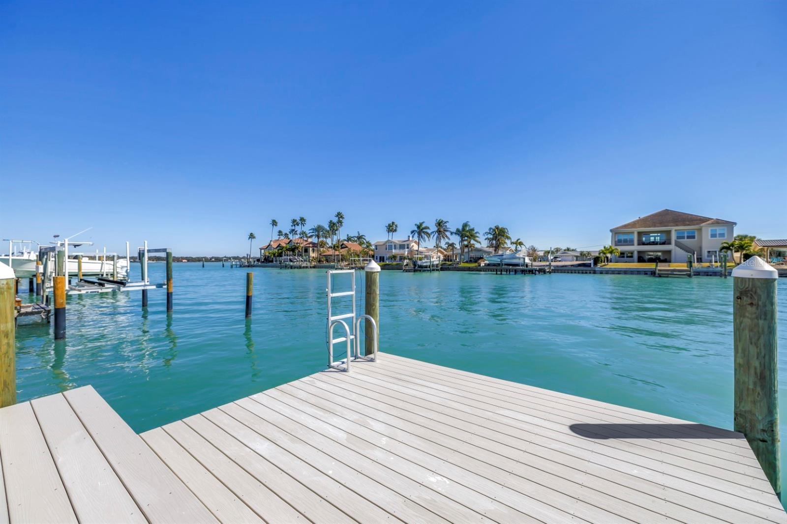 CAPRI ISLE - Residential