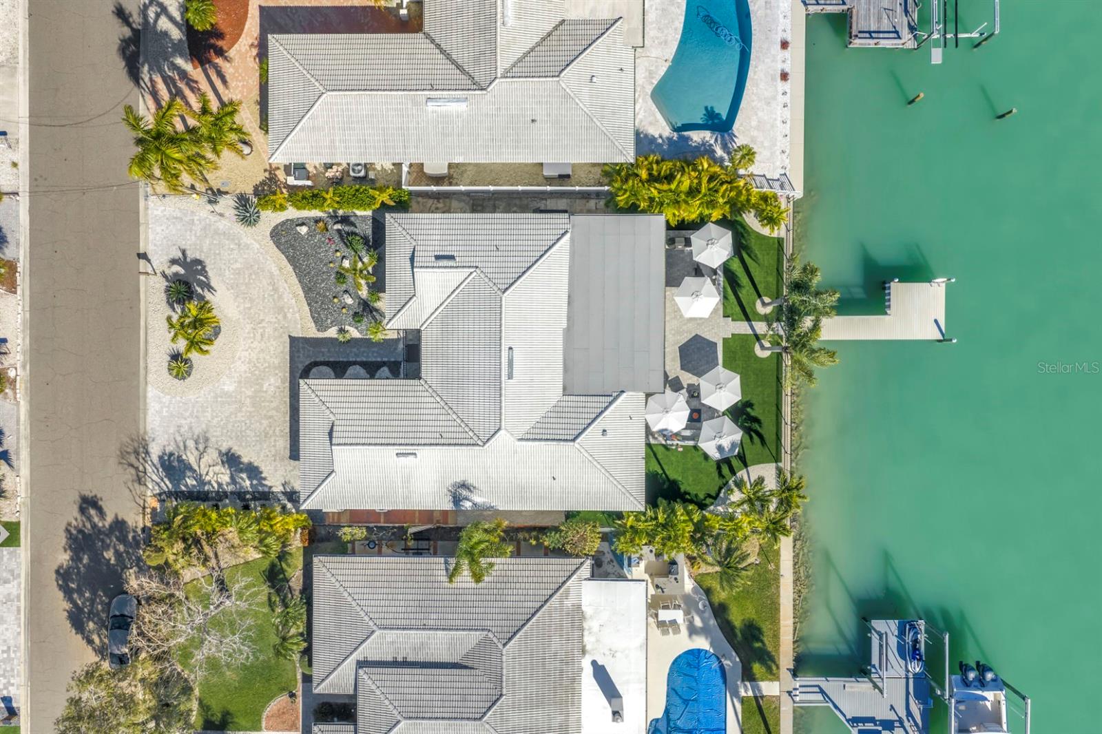 CAPRI ISLE - Residential