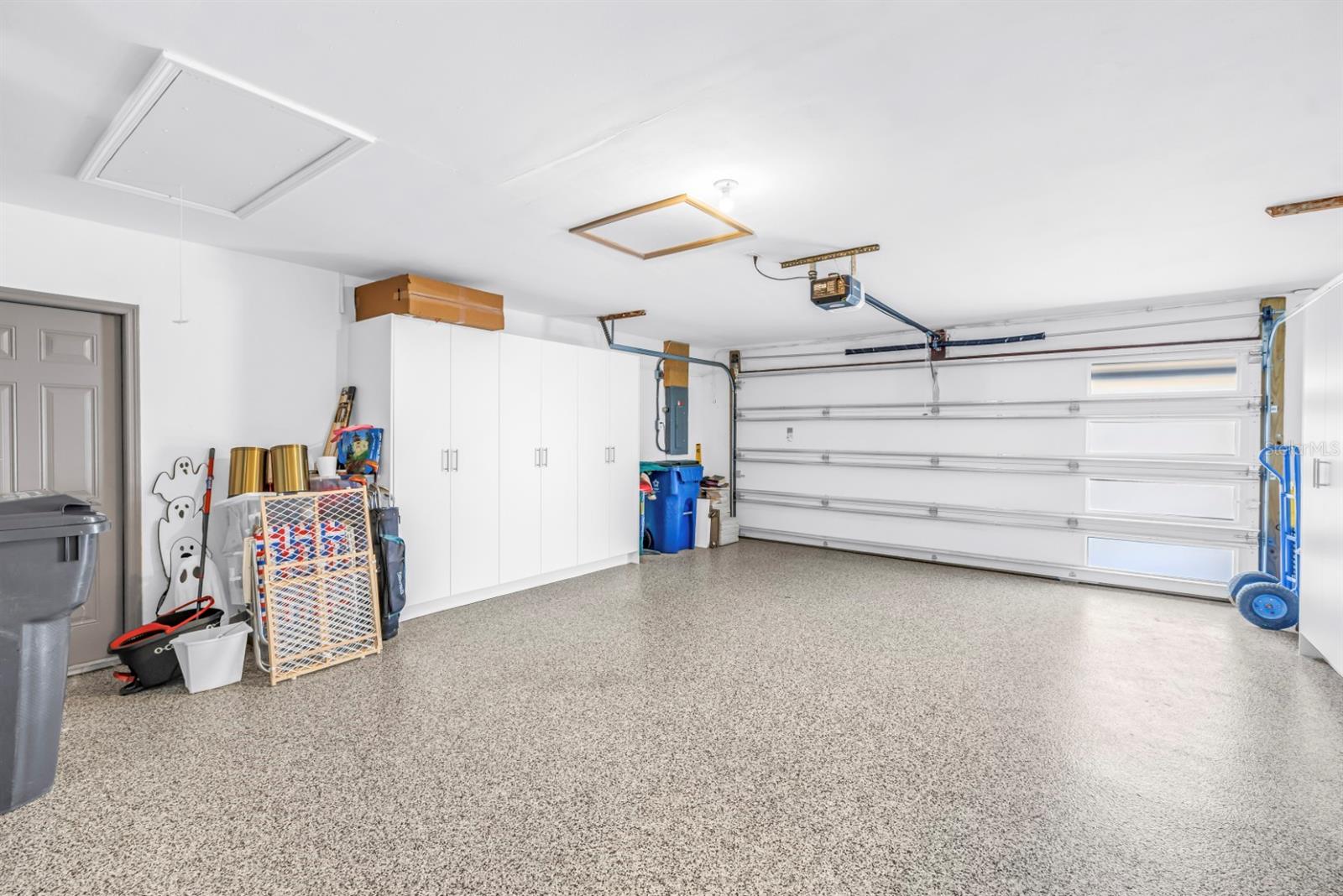 CAPRI ISLE - Residential