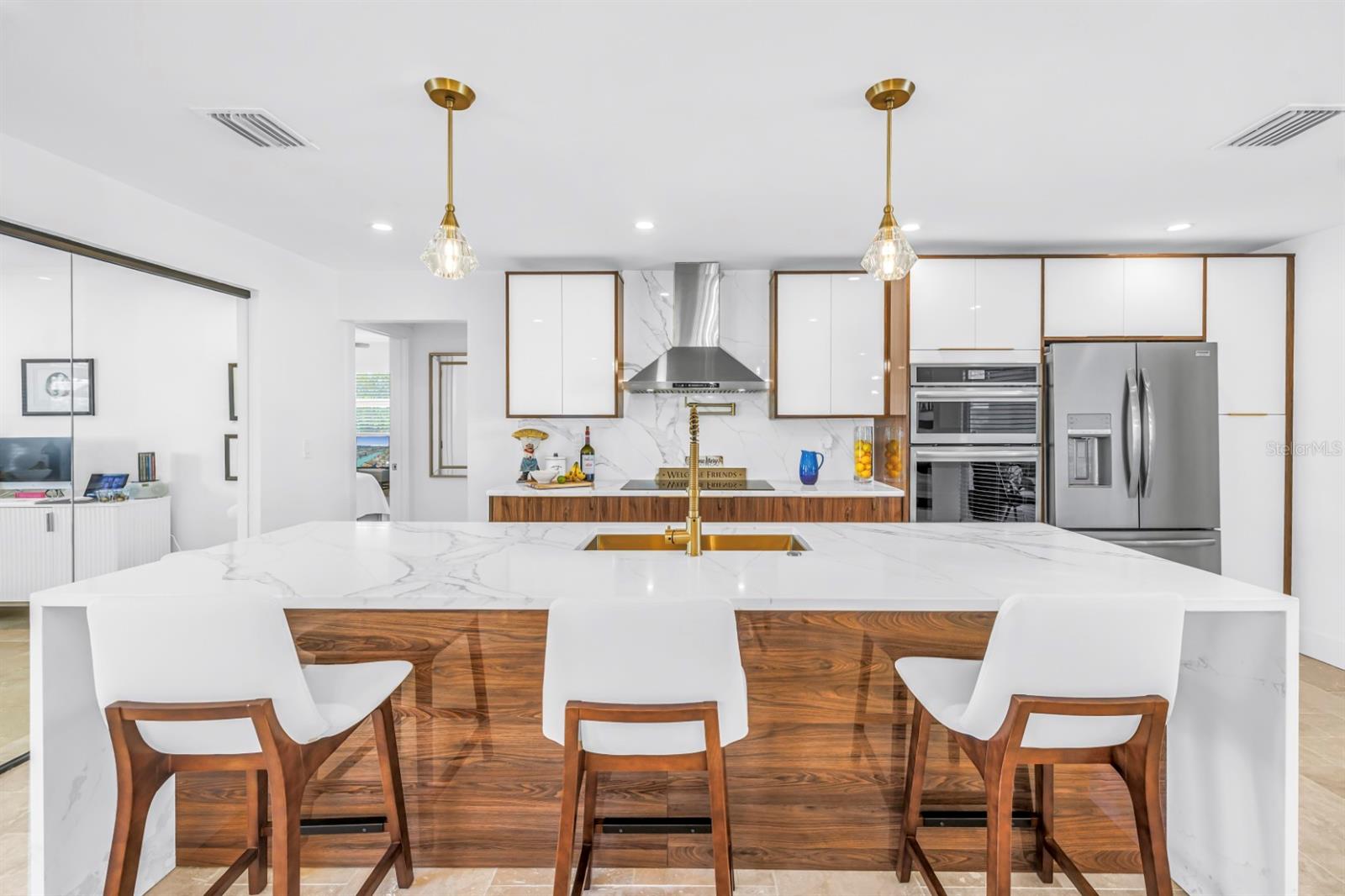 CAPRI ISLE - Residential