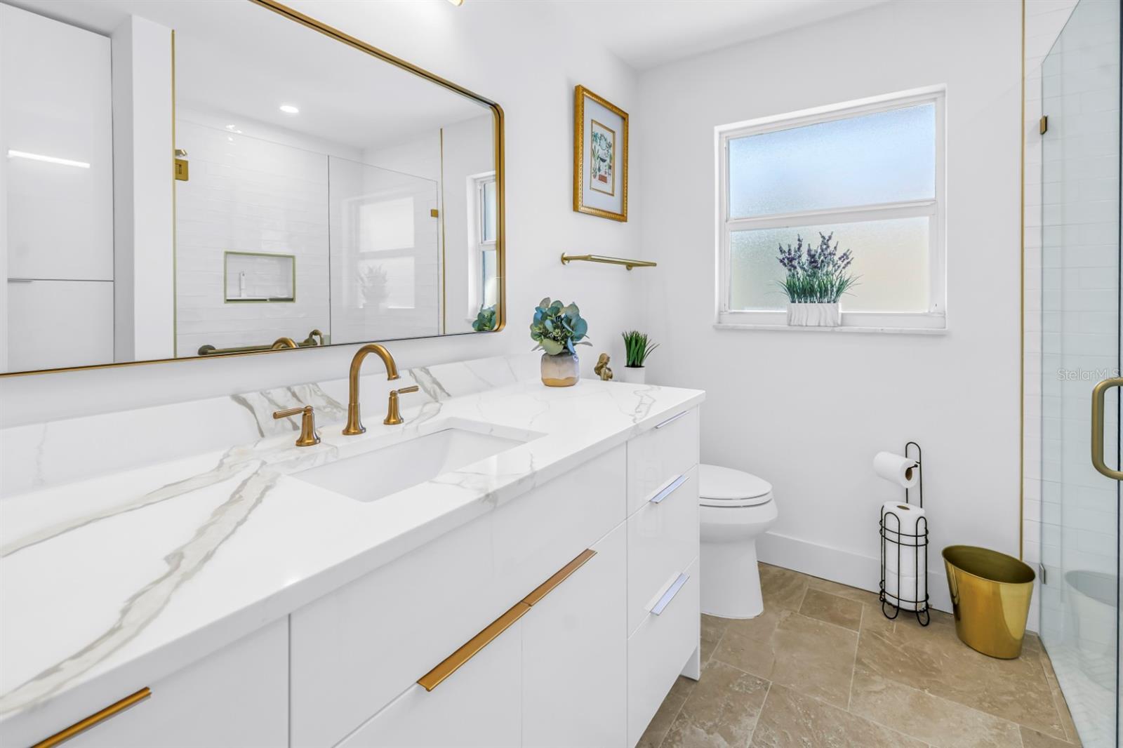 CAPRI ISLE - Residential