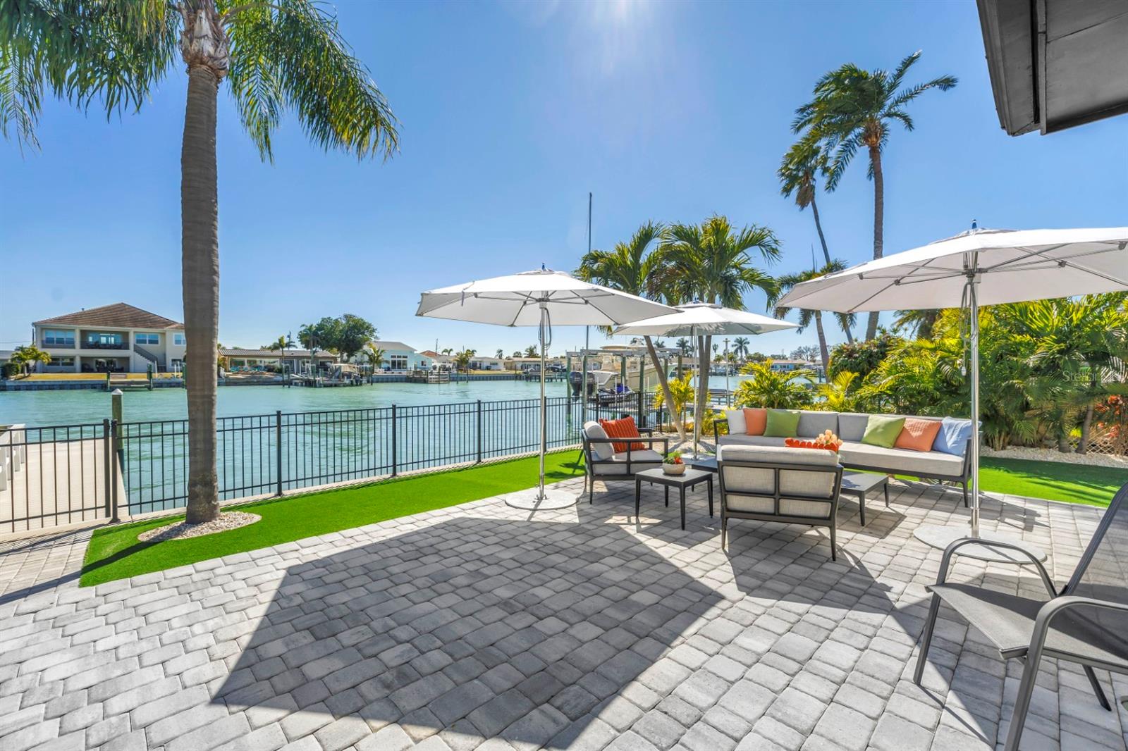 CAPRI ISLE - Residential