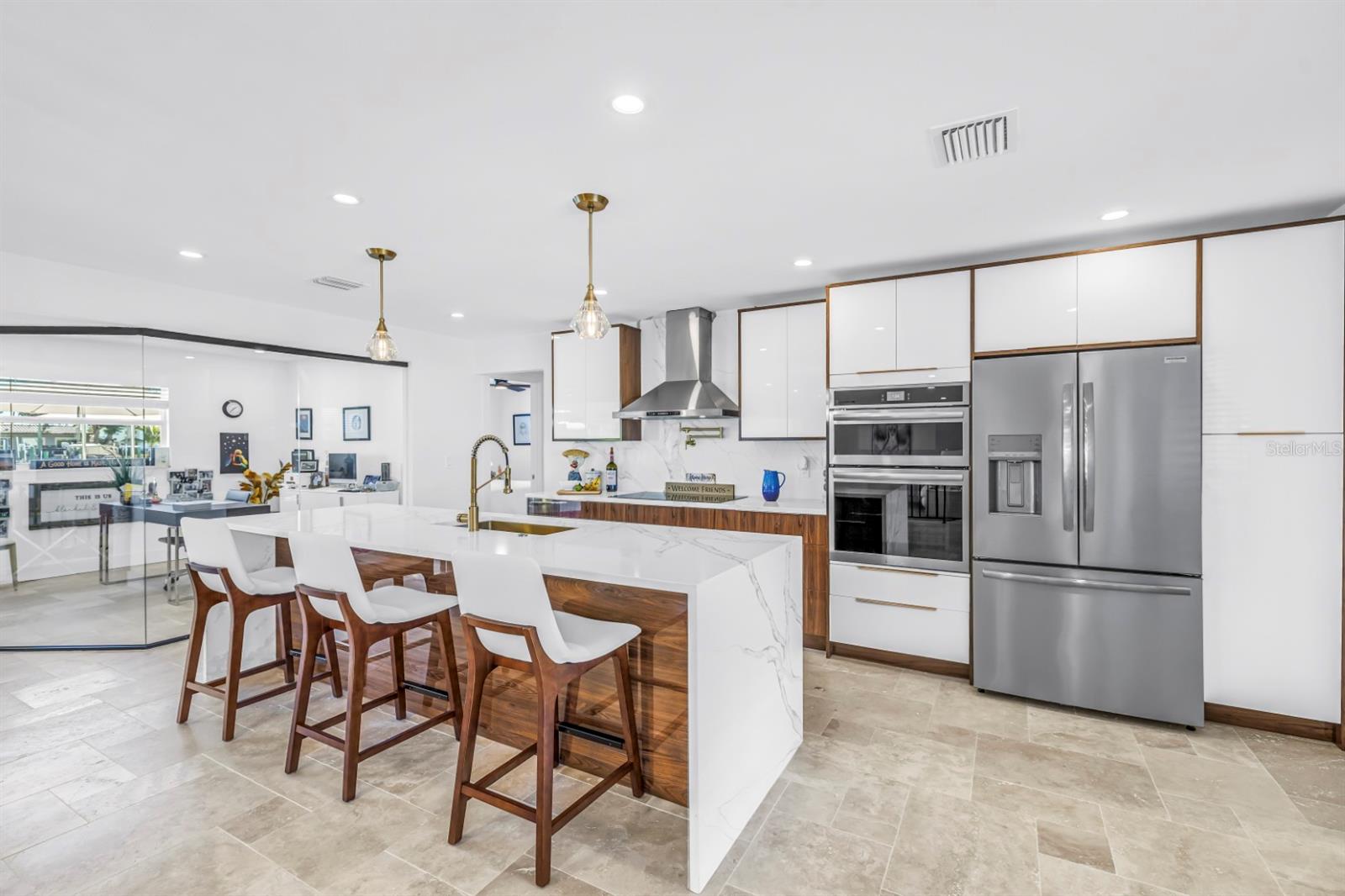 CAPRI ISLE - Residential