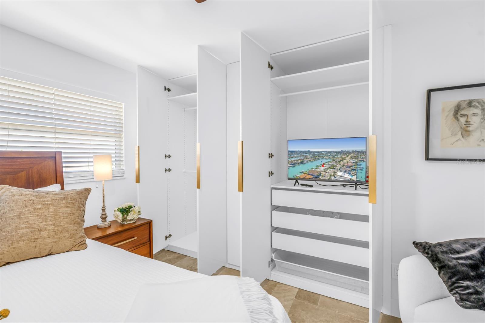 CAPRI ISLE - Residential