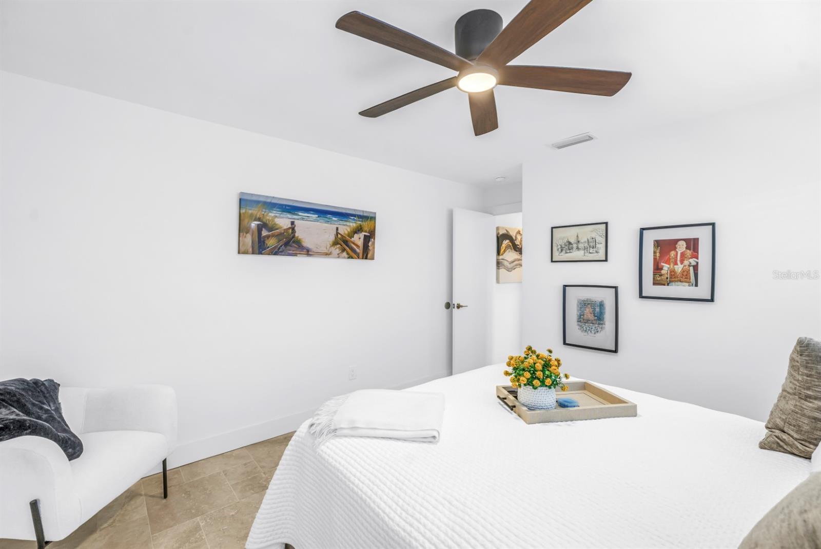 CAPRI ISLE - Residential