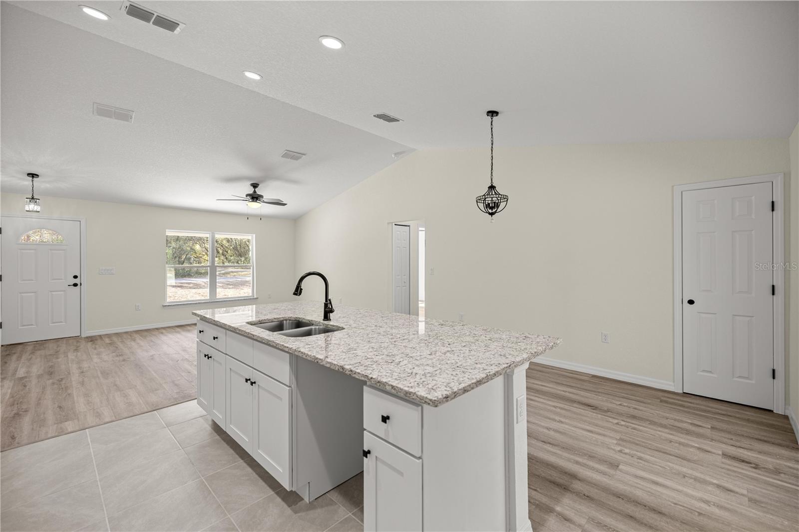 SILVER SPRINGS SHORES - Residential