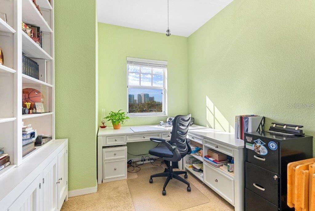 BROADWAY PROMENADE - Residential