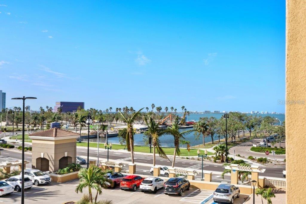 BROADWAY PROMENADE - Residential