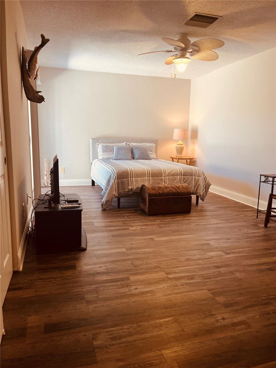 BOCA CIEGA POINT EAST - Residential