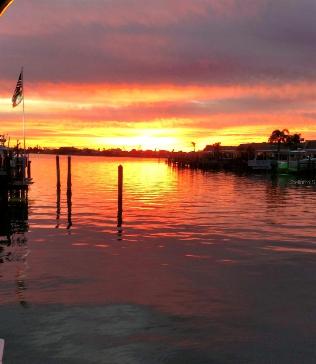 BOCA CIEGA POINT EAST - Residential