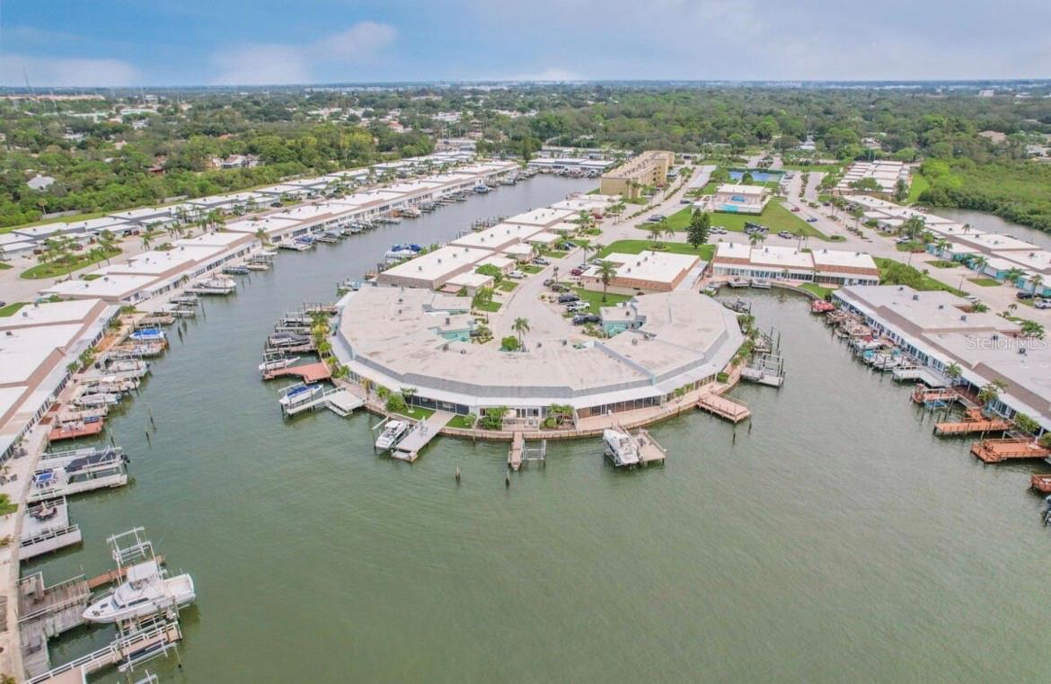 BOCA CIEGA POINT EAST - Residential
