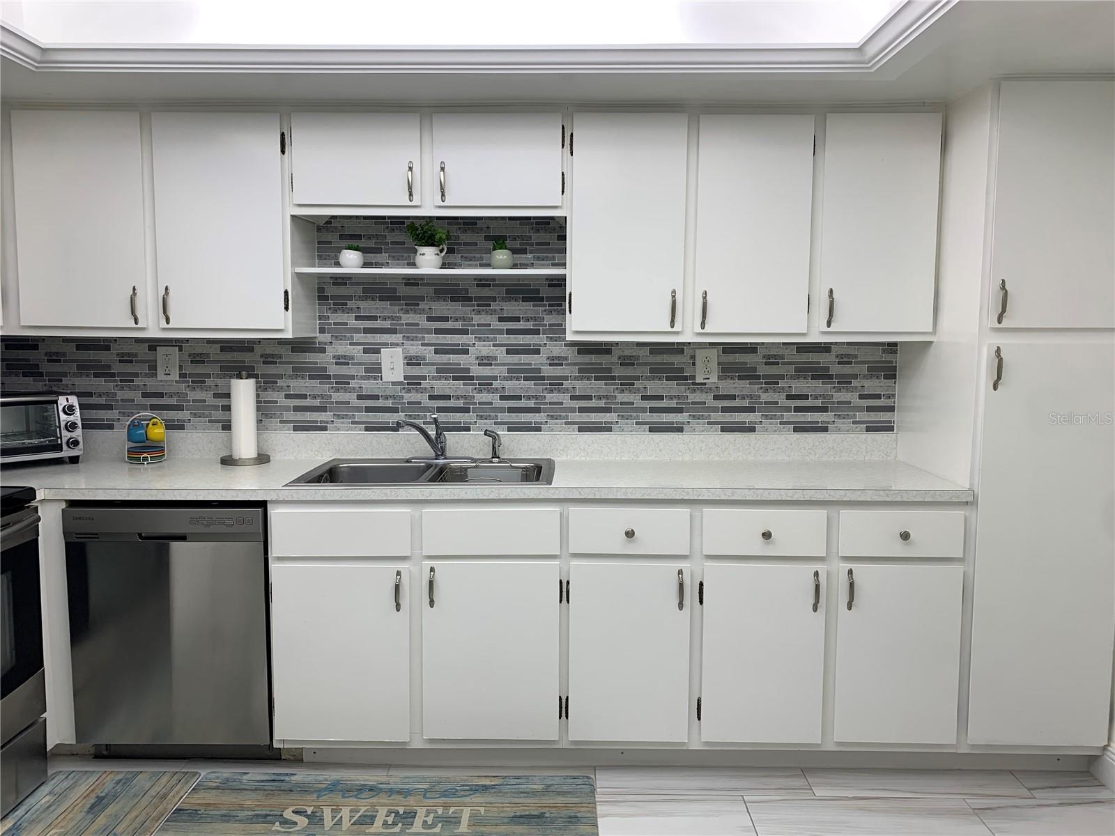 REDINGTON TOWERS BLDG 2 CONDO - Residential
