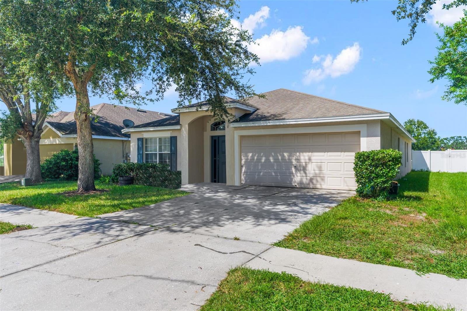 779 NODDING SHADE DRIVE