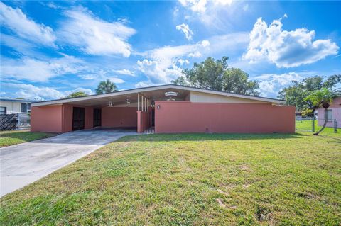 Photo of 2214 Nottingham Road, Lakeland, FL 33803 (MLS # TB8443860)