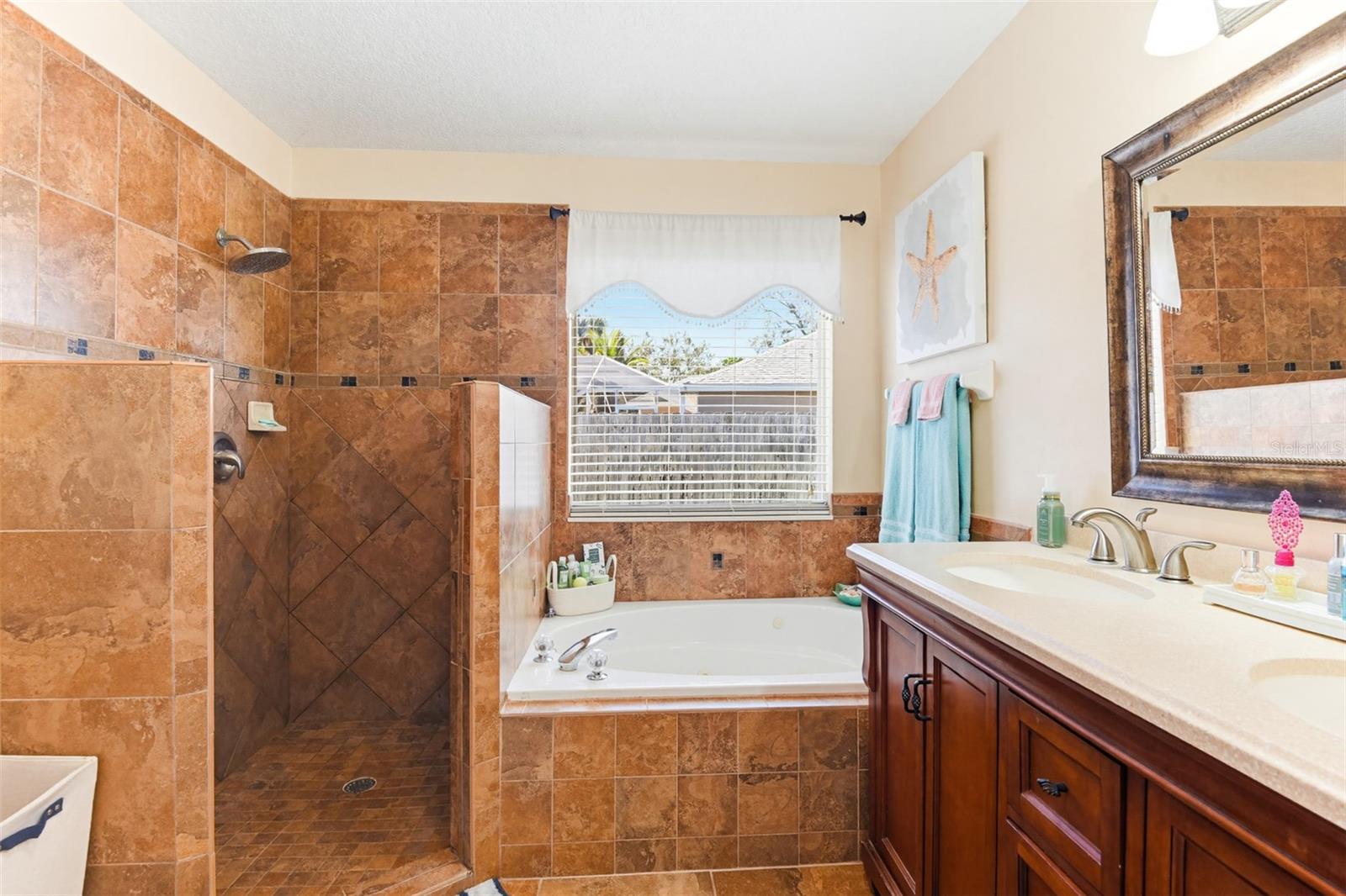 VINEYARDS LTS 01-41 - Residential