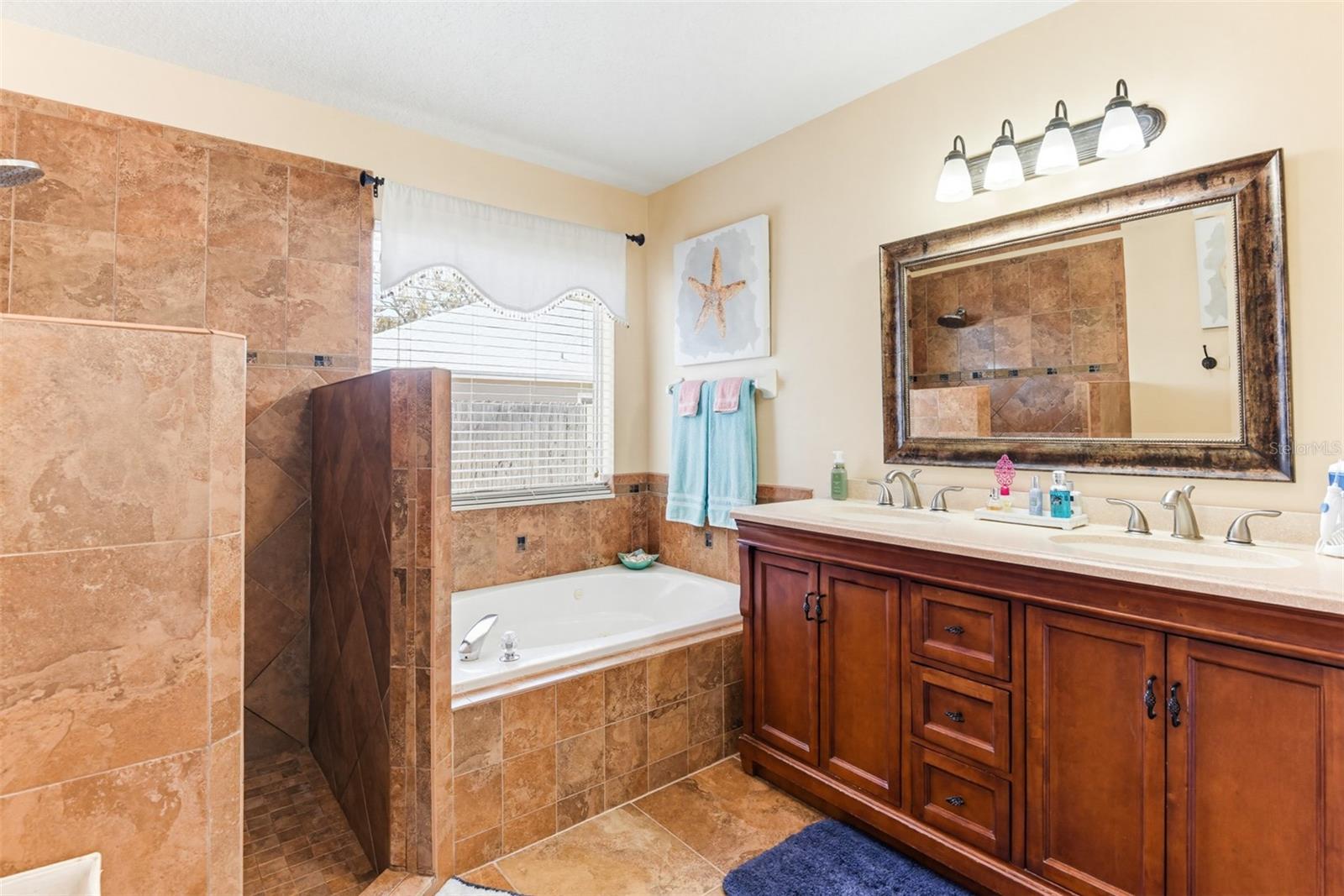 VINEYARDS LTS 01-41 - Residential