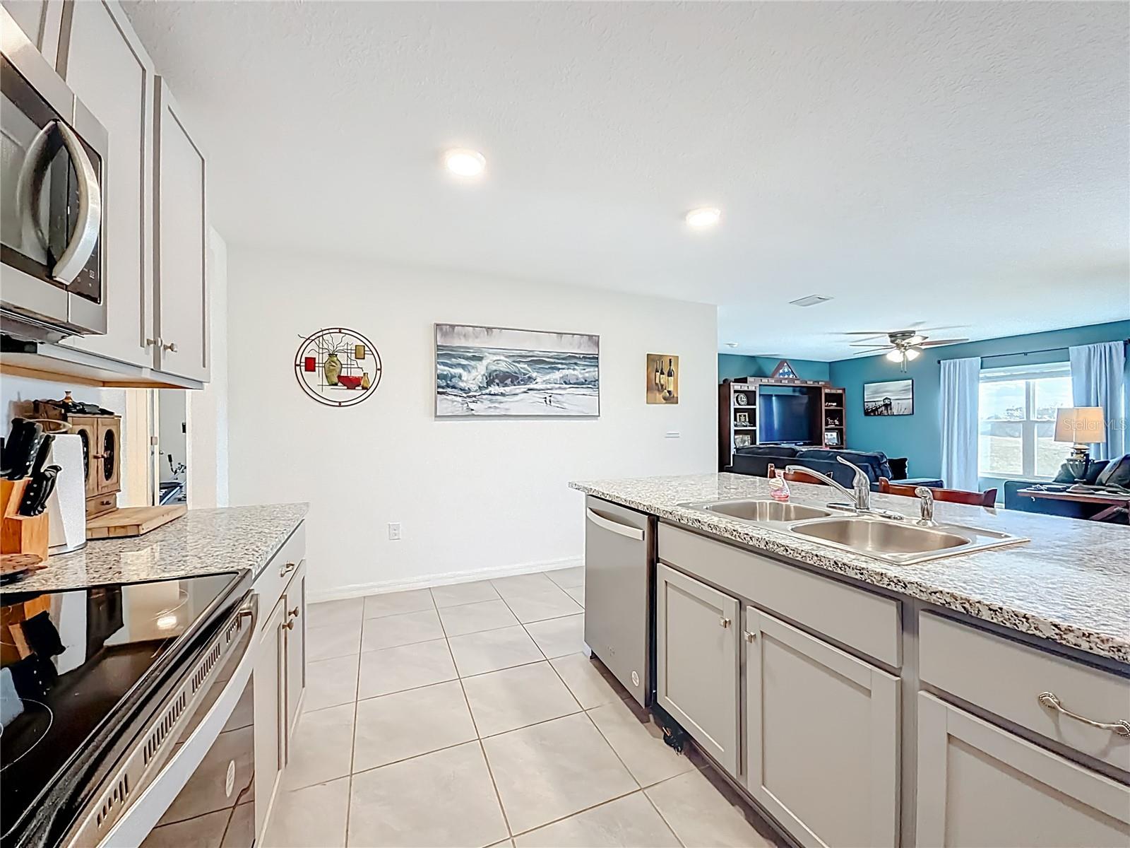 FAIRWAYS AT TWISTED OAKS SUB - Residential