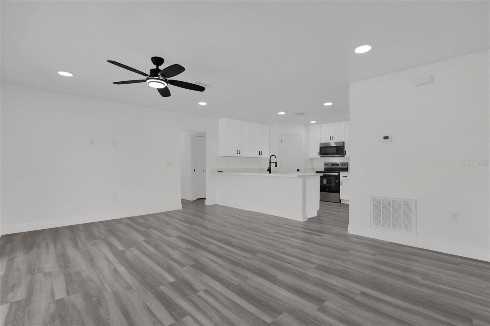 1704 W 15TH STREET