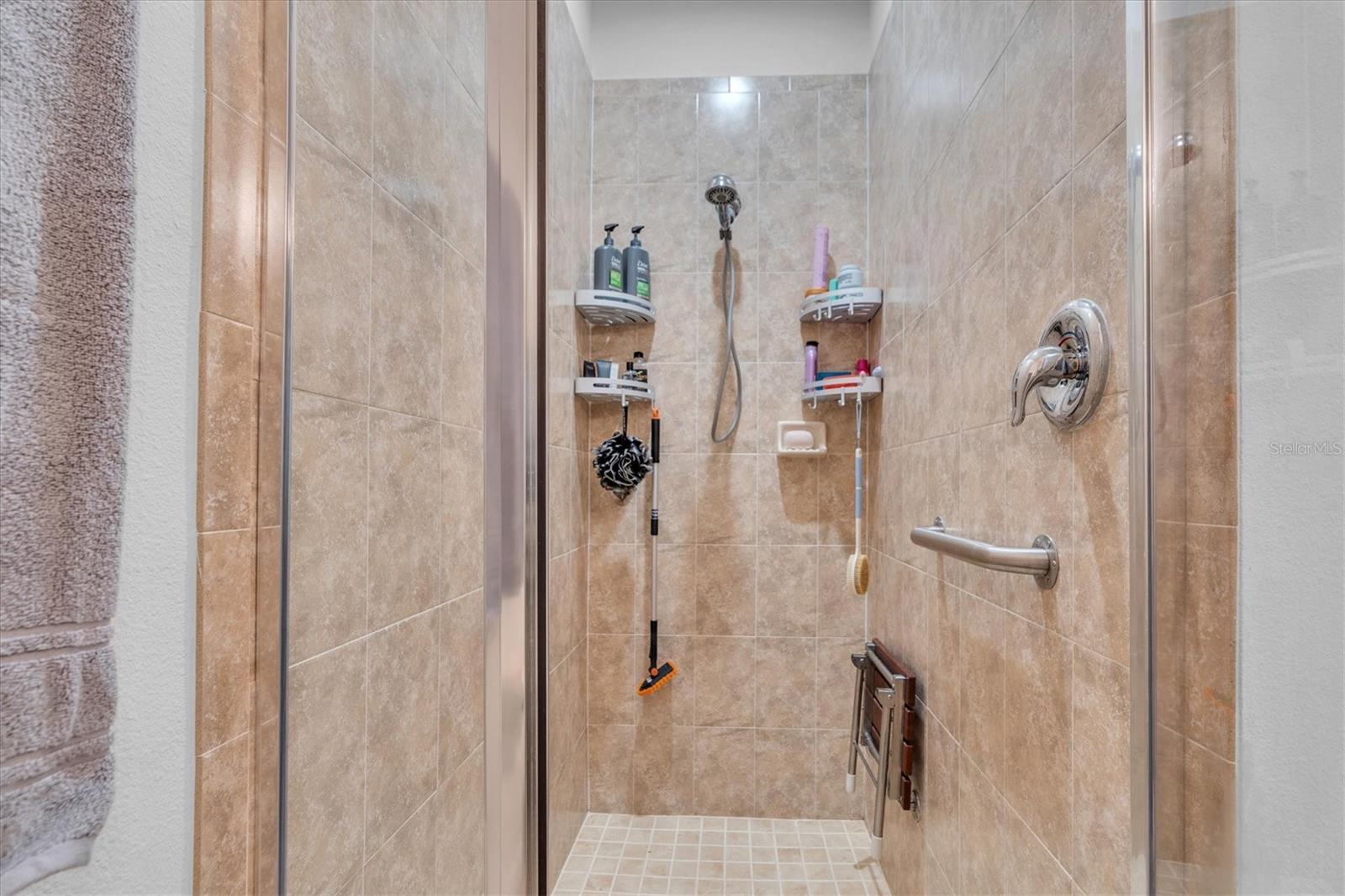 EDGEWATER/RIVER RDG COUNTRY CL - Residential