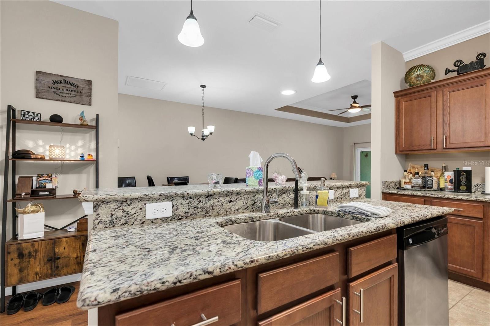 EDGEWATER/RIVER RDG COUNTRY CL - Residential