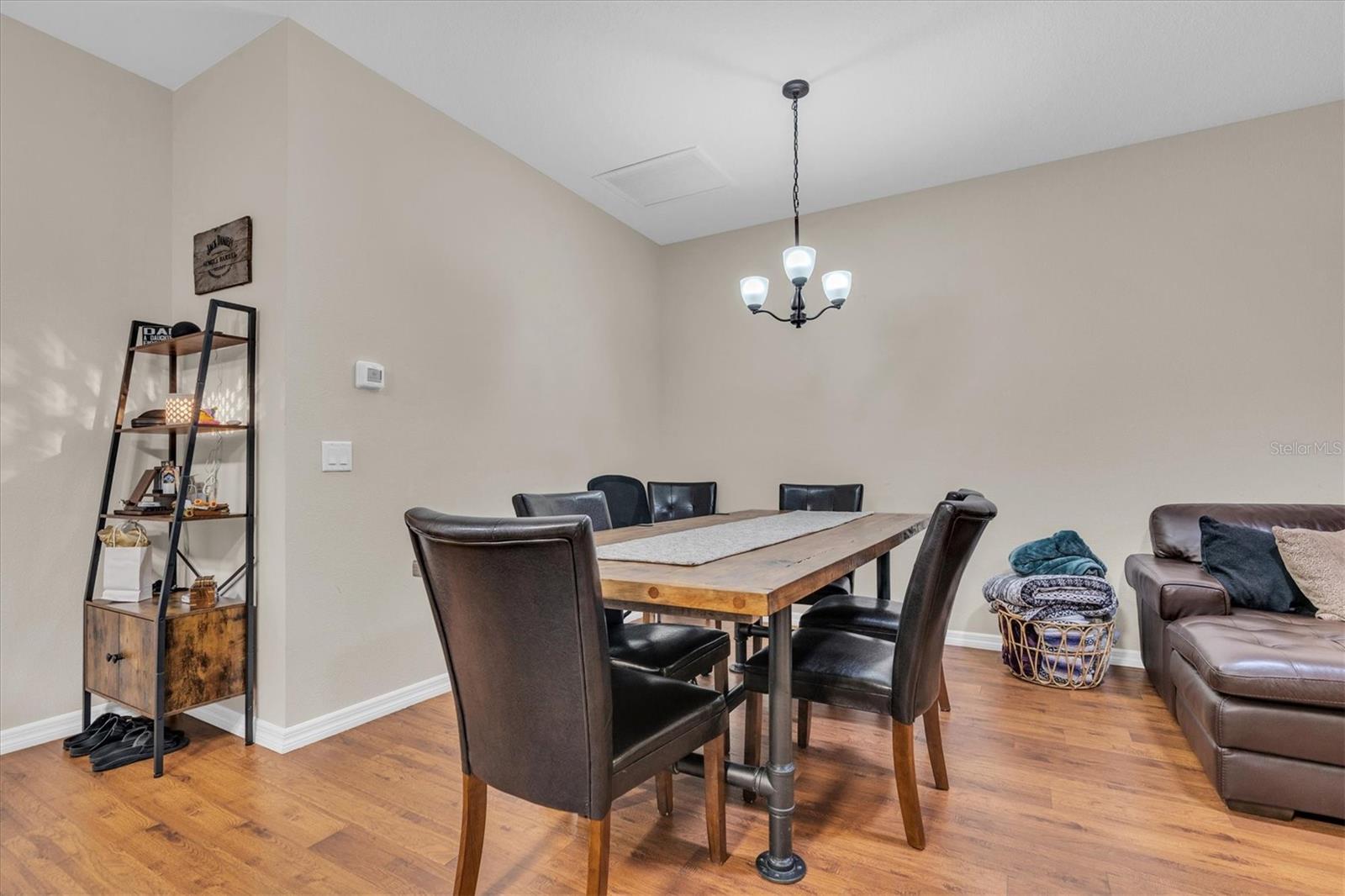 EDGEWATER/RIVER RDG COUNTRY CL - Residential