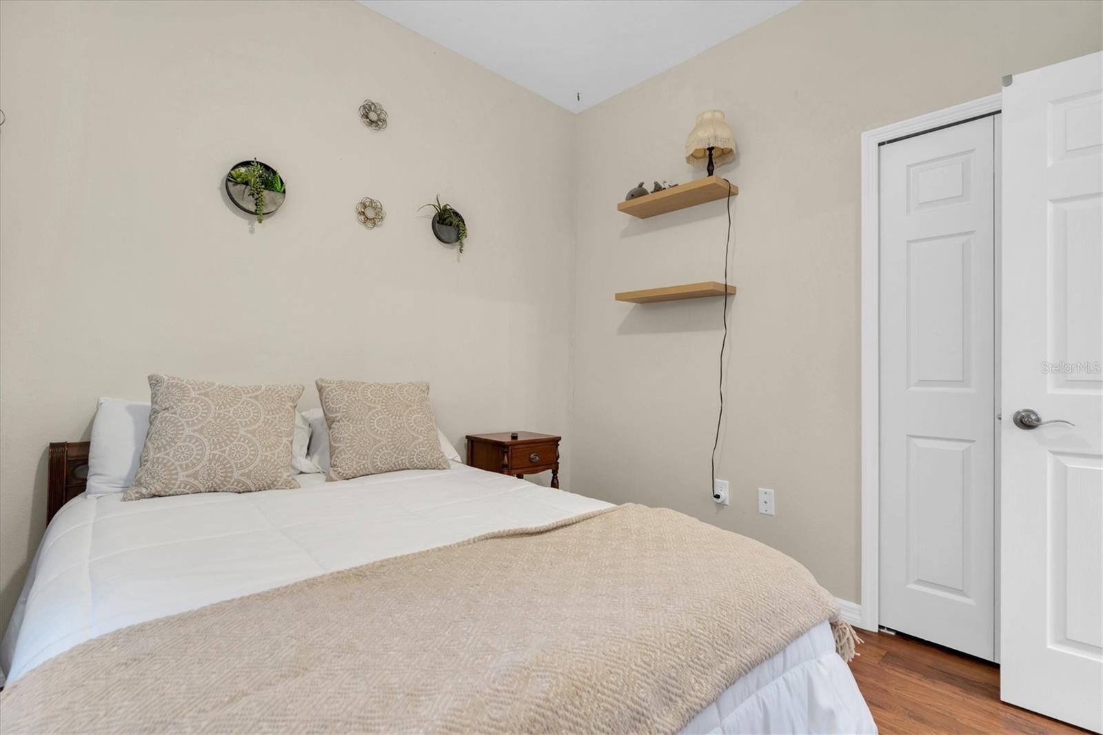 EDGEWATER/RIVER RDG COUNTRY CL - Residential