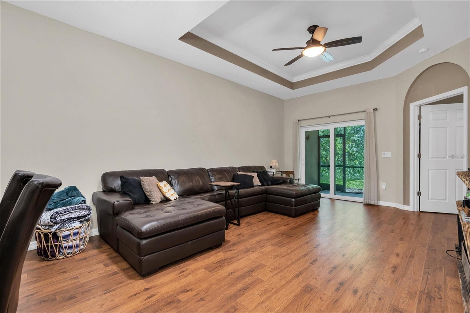 EDGEWATER/RIVER RDG COUNTRY CL - Residential