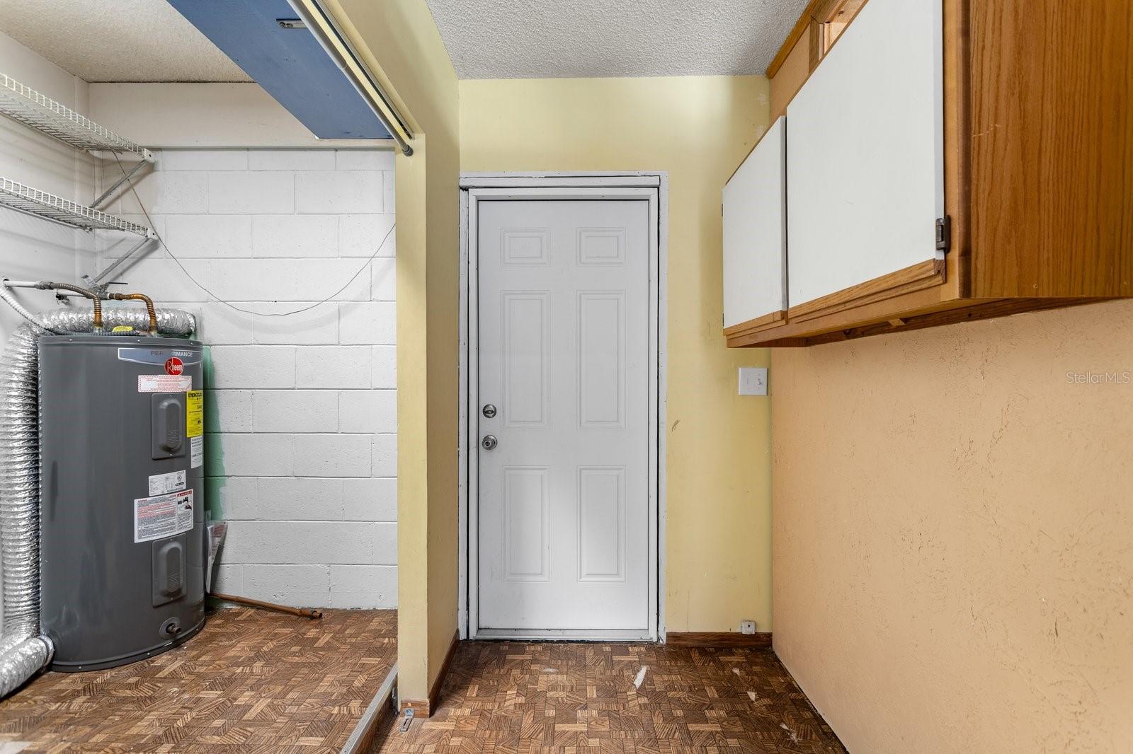 TOWN & COUNTRY ESTATES UNIT 1 - Residential