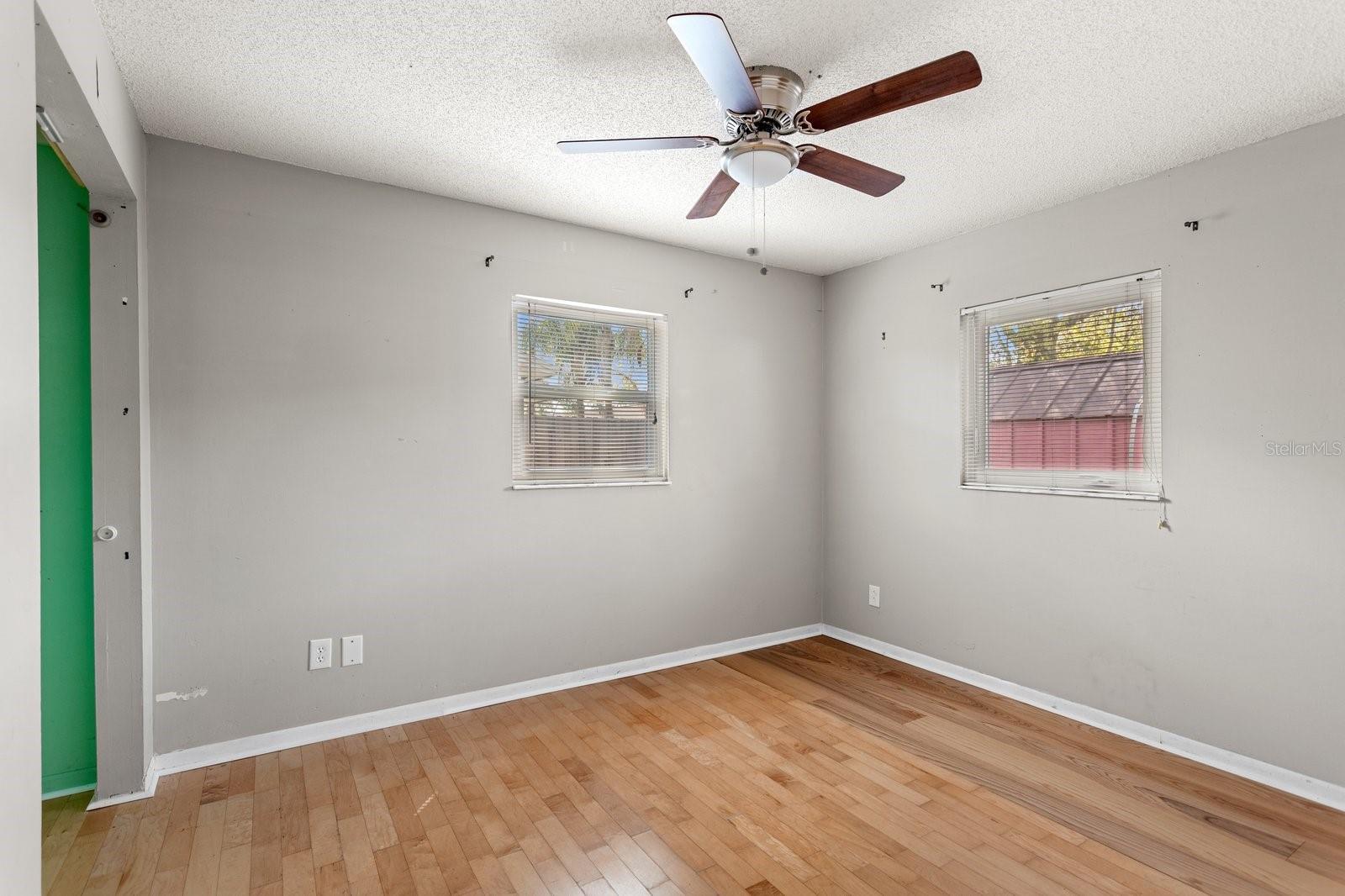 TOWN & COUNTRY ESTATES UNIT 1 - Residential