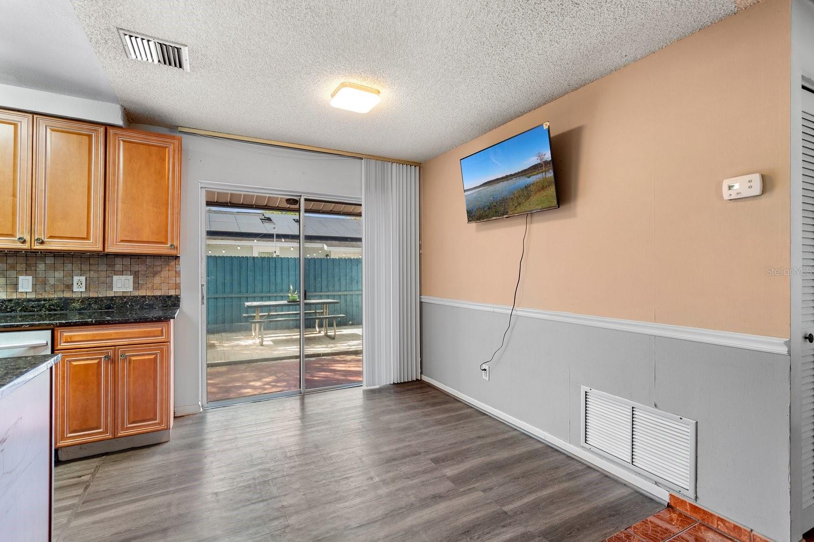 TOWN & COUNTRY ESTATES UNIT 1 - Residential